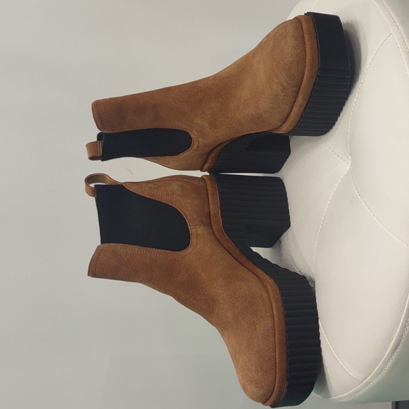 Gianni Bini Ryker Cognac black lug sole chunky high heel platform boots 9 1/2 - Picture 9 of 9